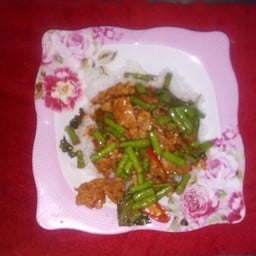 สายฝนอาหารตามสั่ง ถนนรอบเมือง