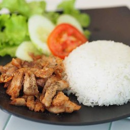 ข้าวหมูกระเทียม