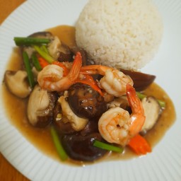 ข้าวราดเห็ดหอมสด