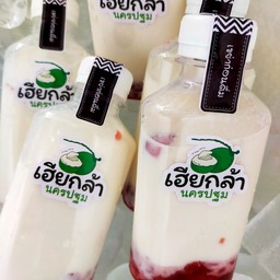 นมสดสตรอเบอรี่เกาหลี