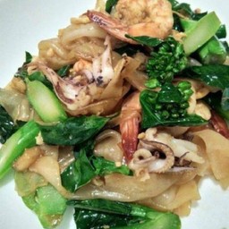 ผัดซีอิ้วทะเล