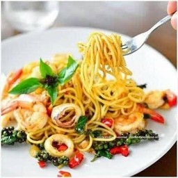 ร้าน สเต๊กริมทาง-ยำ-ตำ-อาหารตามสั่ง