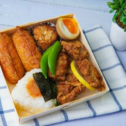 G ชุดกล่องโอนิกิริคาราอาเกะ Onigiri Karaage Box