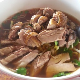 ป้าดาก๋วยเตี๋ยวเป็ด ยำรสแซ่บ และ อาหารตามสั่ง