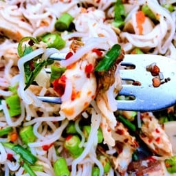 ยำขนมจีนแม่กำไร