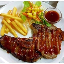 พอร์คชอปคุโรบุตะบาร์บีคิว (pork chop kurobuta with bbq sauce)