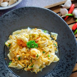 ก๋วยเตี๋ยวคั่วไก่มันกุ้ง