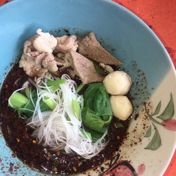 หมี่น้ำตกหมู