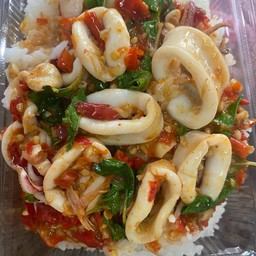 ข้่าวกะเพราปลาหมึก