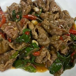 ผัดกะเพราเนื้อลาย(กับข้าว)