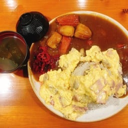 ข้าวแกงกะหรี่ไข่ข้นแฮมเห็ด