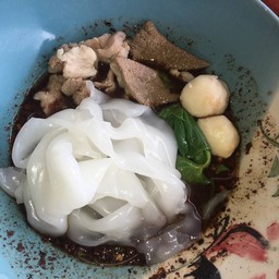 ใหญ่หมูน้ำตก