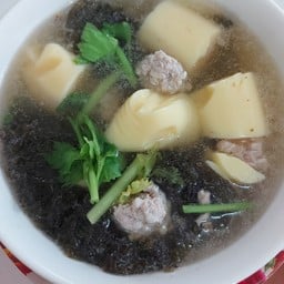 แกงจืดเต้าหู้สาหร่าย