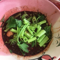 ้เหลาหมูน้ำตก