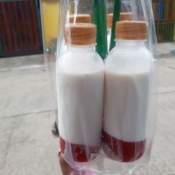 นมสดสตอเบอรี่ MomMilk.