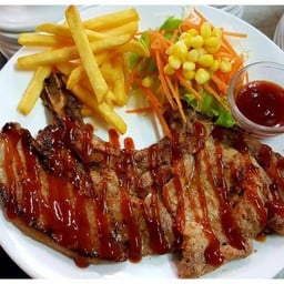 พอร์คชอปบาร์บีคิว (pork chop with bbq sauce)