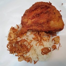 ข้าวเหนียวไก่ทอด สราญรมณ์