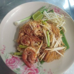 เส้นเล็กผัดไทกุ้งสด