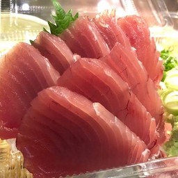 Mejimaguro sashimi
