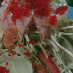 สลัดแซลม่อน