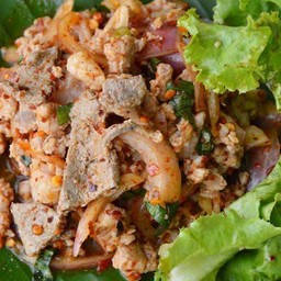 ก้อยหมูคั่ว