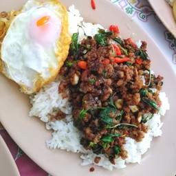 ข้าวราดผัดกะเพรา