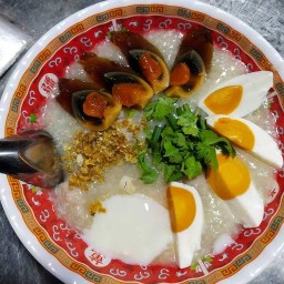 โจ๊ก&ข้าวต้ม เจ้อ้น (ตลาดต้องชม)