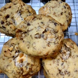 CORNFLAKES CHOCOLATE MARSHMALLOW CHEWY COOKIE