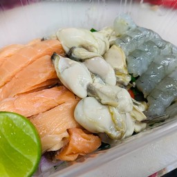 ยำหอยนางรม+แซลมอน+กุ้งสด