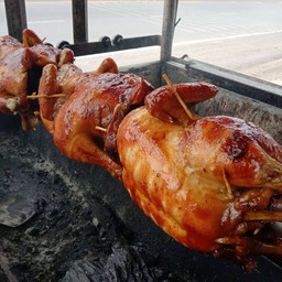 อริสาส้มตำไก่หมุน
