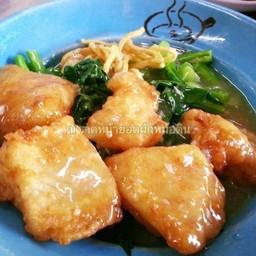 ราดหน้าปลาทอด