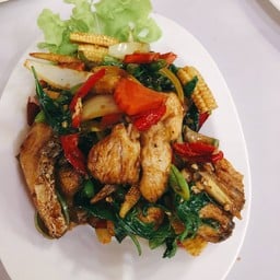 Fried Fish with Curry and Thai Herbs