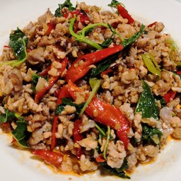 ชุดเซ็ทกระเพราหมูสับ + ต้มจืดเต้าหู้ไข่ หมูสับ + ข้าว 2 ห่อ