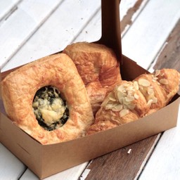 French Croissant Set