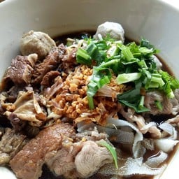ก๋วยเตี๋ยววรรณทองสองชาม