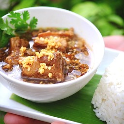 ข้าวซี่โครงหมูอบสมุนไพร