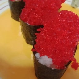 ข้าวปั้นไข่กุ้งมี 3 คำ