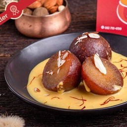 Kala Jamun with Rabdi