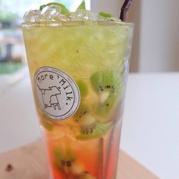 สตรอว์เบอร์รี่กี่วี่โซดา