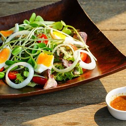 สลัดผักโฮมเมด