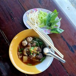 ก๋วยเตี๋ยวเนื้อตุ๋น