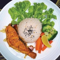 ข้าวหน้าปลาแซลม่อน