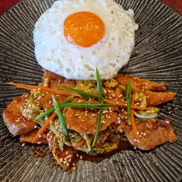 หมูผัดซอสเกาหลี (กับข้าว)