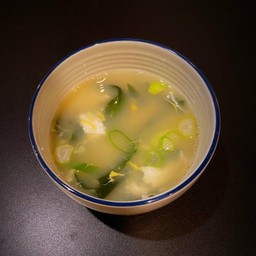 ซุปไข่สาหร่ายวากาเมะ