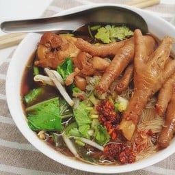 ก๋วยเตี๋ยวลูกชิ้นแชมป์ดอนนก