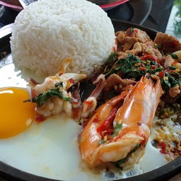 กะเพราปากแตก