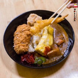 แกงกะหรี่ไข่ออมเล็ต