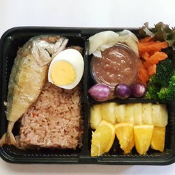 ข้าวผัดน้ำพริกกะปิ+ปลาทู