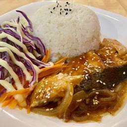 ข้าวหน้าแซลมอนเทอริยากิ