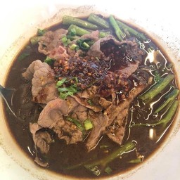 ก๋วยเตี๋ยวเรือเนื้อริบอาย